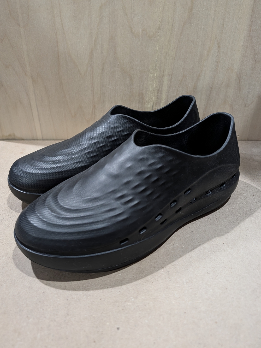 Stand+ AntiGrav1 Recovery Shoes (M12/W14) Color: Onyx